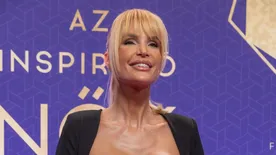 Brutál szexi: csak egy virág takarta Zimány Linda mellét