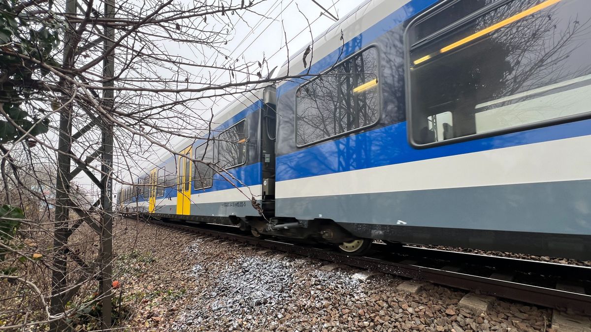 Lehalt a vasúti közlekedés Budapest felé - átszállásokkal juthatunk ma reggel uticélunkhoz