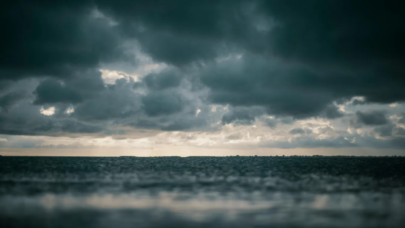 Kiadták a riasztást, drámai lehűléssel jönnek a viharok!