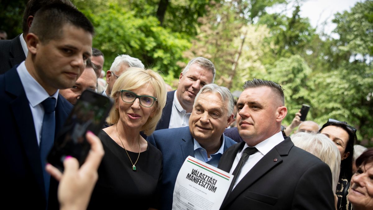 Orbán Viktor Nyíregyházán folytatta vidéki kampánykörútját