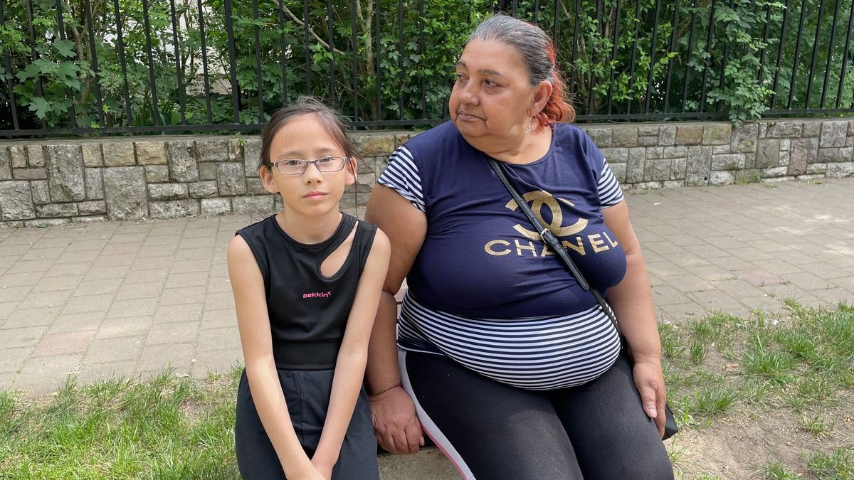 Összetört a nagymama, zokogva vallott: egyedül neveli unokáját Mária, elvesztették a fedelet a fejük felől