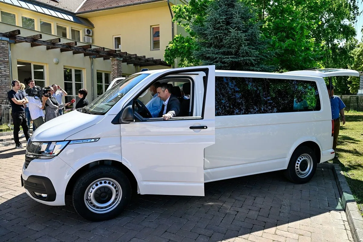 MÉSZÁROS Lõrinc