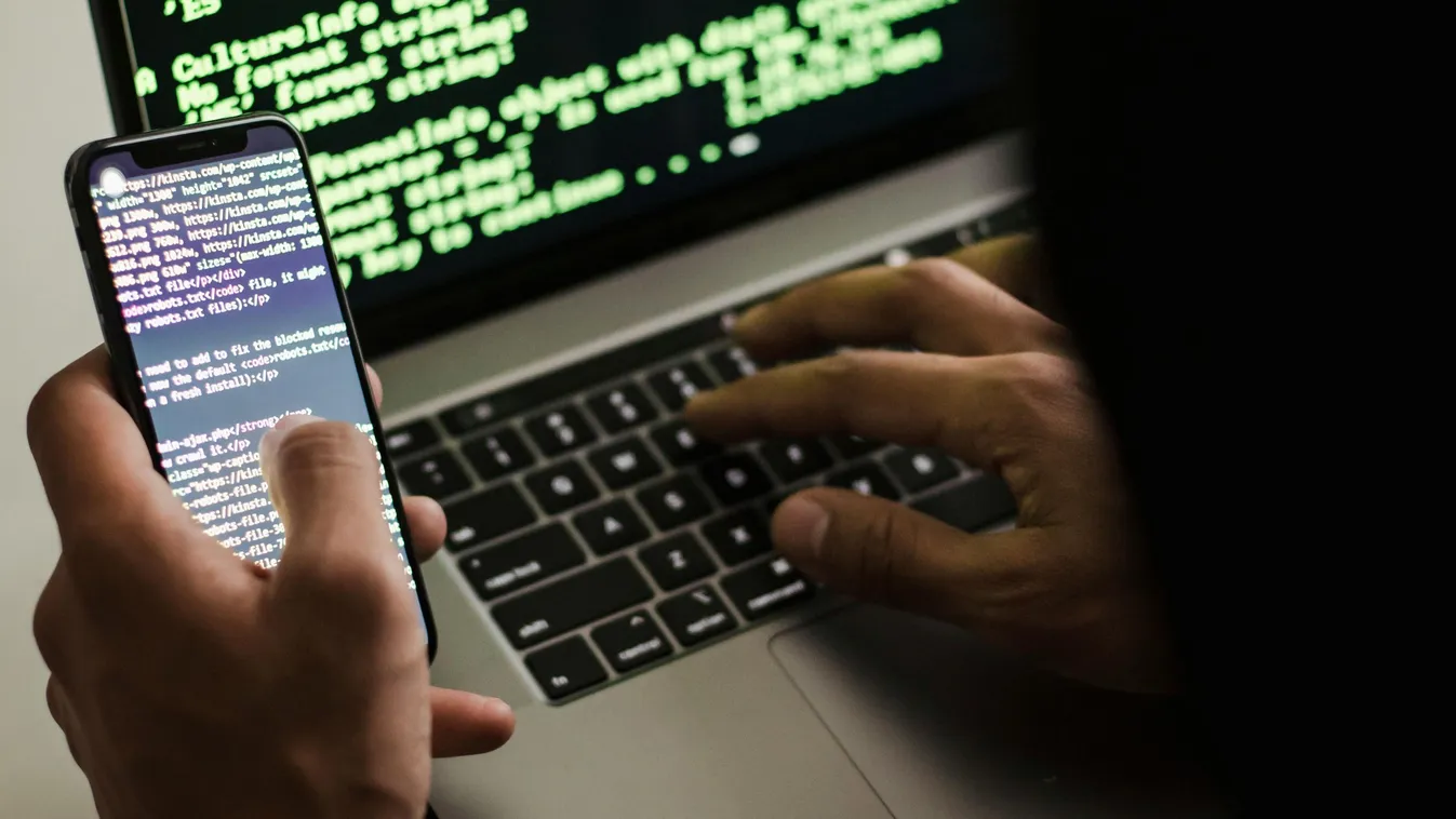 Újabb csalás terjed, már a telefonod kijelzőjét is megfigyelhetik