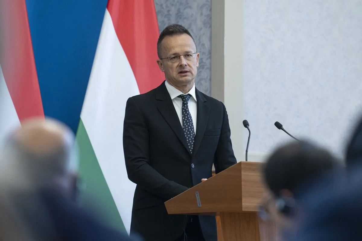 BISLIMI, Besnik; SZIJJÁRTÓ Péter