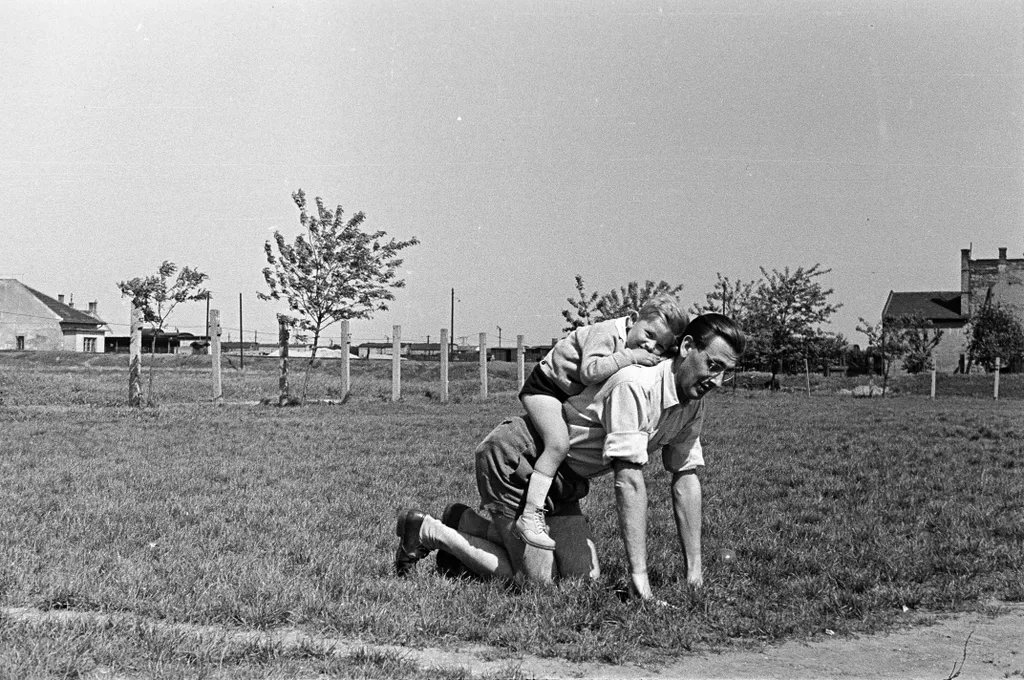 1957