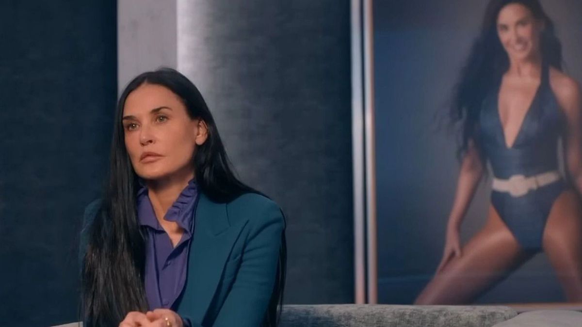 Levetkőzött a szexi Demi Moore: 61 évesen is bátran dobta le magáról a textilt