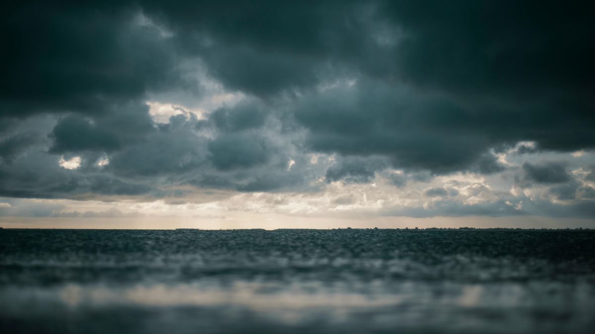 Kiadták a riasztást, drámai lehűléssel jönnek a viharok!