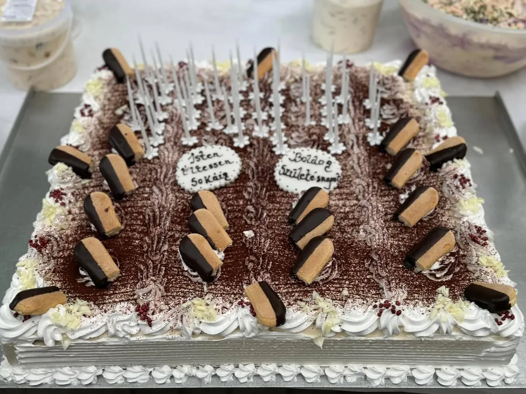 Szeredy Krisztina szültésnapi tortája
