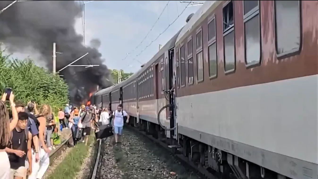 Videó: Autóbusszal ütközött Szlovákiában egy Budapestre tartó gyorsvonat, többen meghaltak
