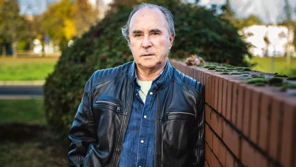 Varga Miklós 1997 júliusában a Margit-szigeten az Egri csillagok musical ősbemutatóján Jumurdzsák szerepében lépett színpadra. 