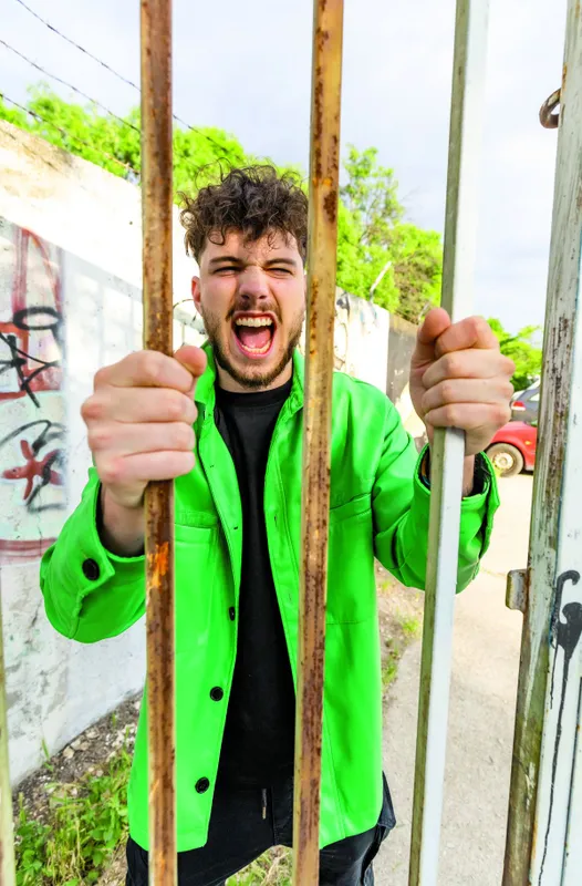 hot feltöltés Pető Brúnó (Zsákbamacska) nagyon válogatós a csajok terén BORS