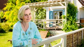 Magyarországon él Charles Dickens szépunokája. Olyan az élete, mintha a Bridgertonban játszódna