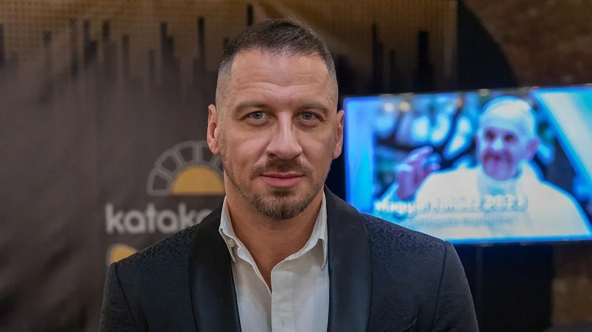 Vastag Csaba követői figyelmét is felhívta a biztonságos közlekedésre.