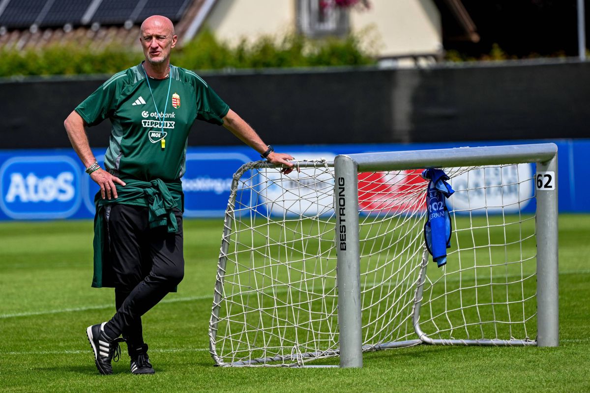 Marco Rossi szövetségi kapitány a németországi labdarúgó Európa-bajnokságon részt vevő magyar válogatott edzésén Weiler-Simmerbergben 2024. június 16-án.