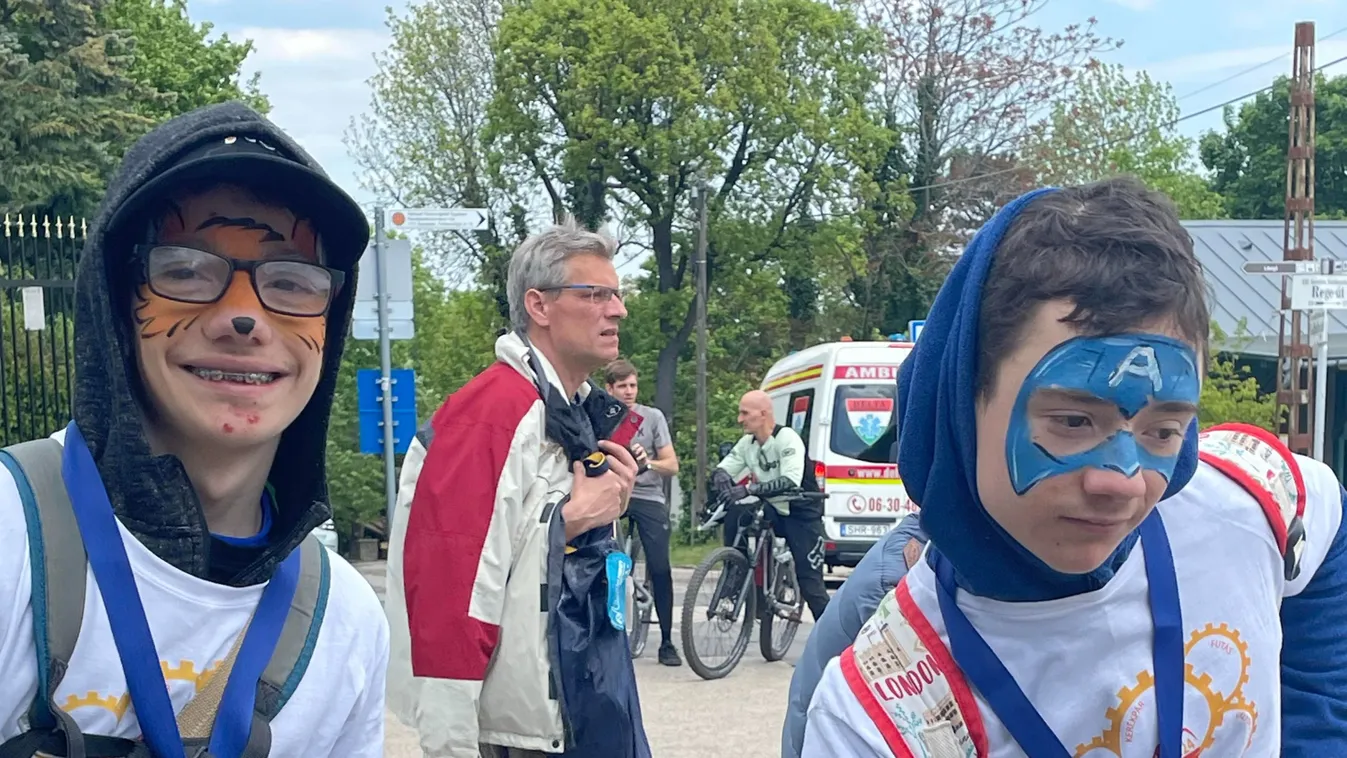 "Nehezebb így az életem, de... sokkal boldogabb is" - Flóra mindkét gyermeke kromoszóma-rendellenességgel született
