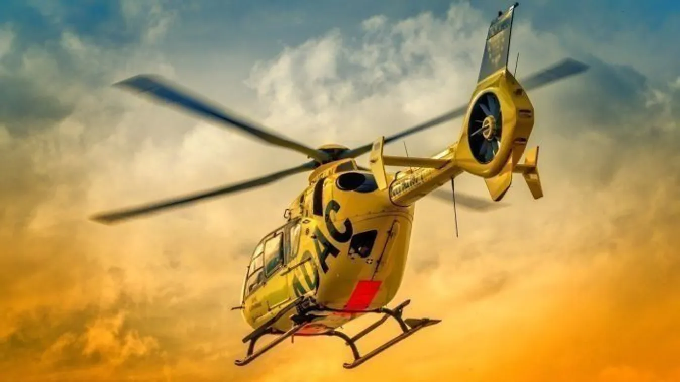Brutális baleset, teljes útzár és mentőhelikopter az M5-ös autópályán