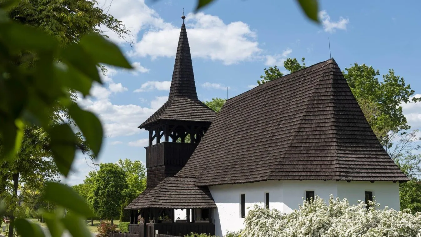 Homokos plázsok és zsindelyes templomcsodák: az Év Kerékpárútján tekerhetsz el hozzájuk