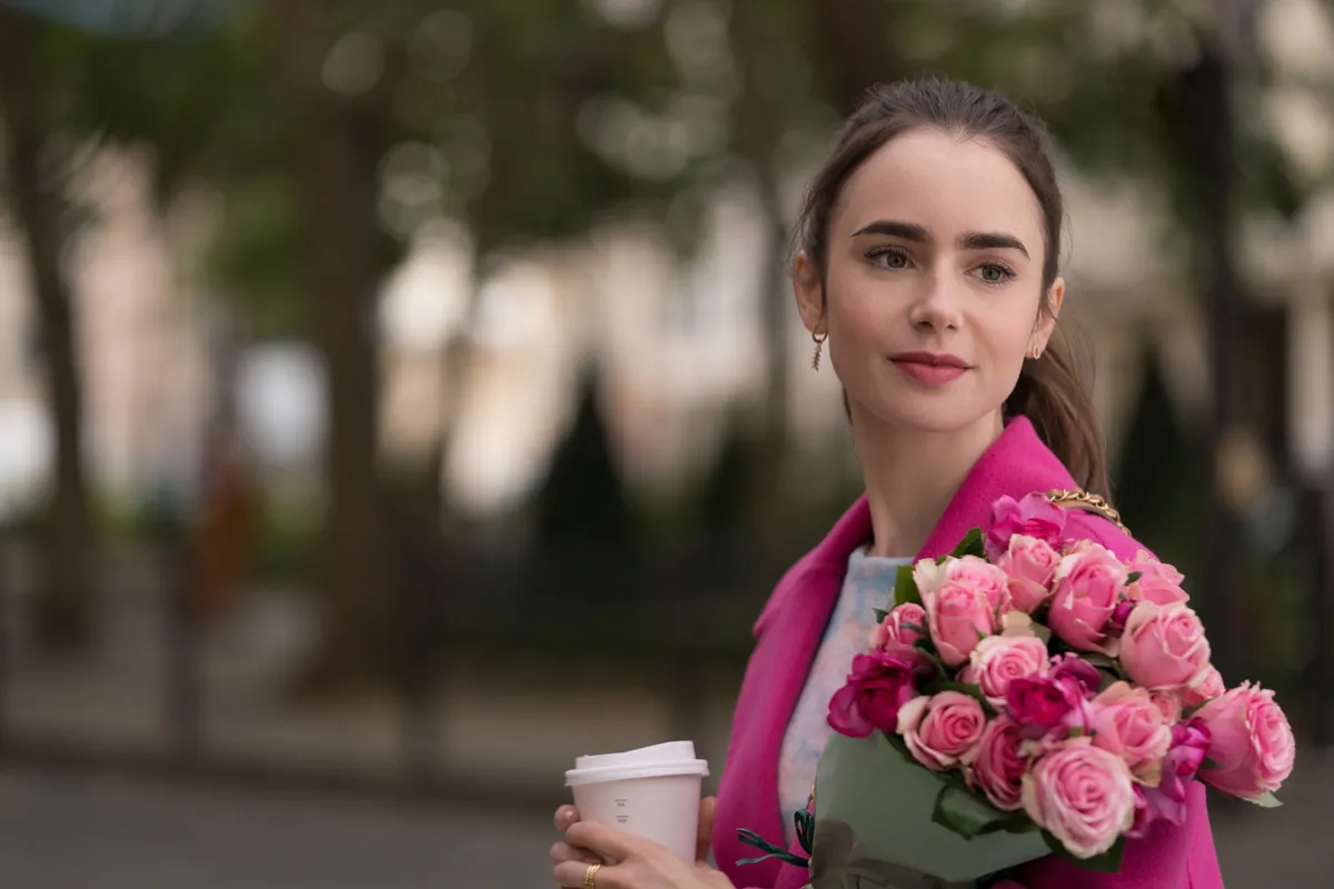 Lehetséges, hogy az Emily Párizsban európai körútra indul a következő évadokkal?  (Fotó: Netflix)