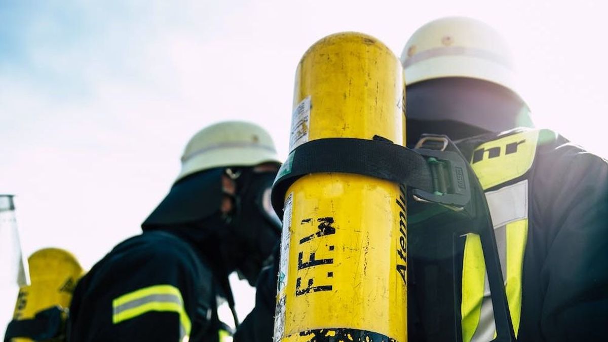 „Imádkozunk, hogy felépüljön” – Berobbant egy akna Tiszaalpáron, harcolnak a családapa életéért
