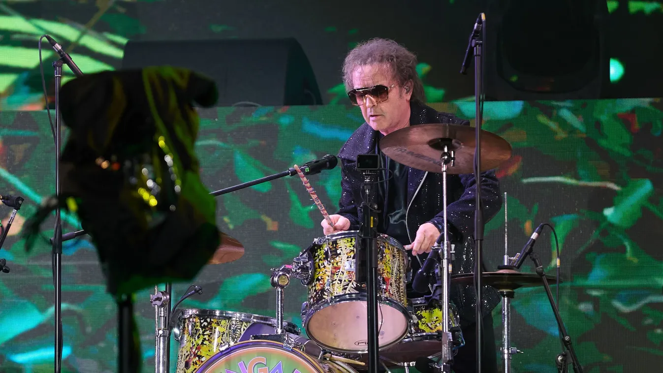 A rock and roll kortalan! Hatalmas bulit csapott a Hungária a Puskás Arénában – képekben a felejthetetlen koncert