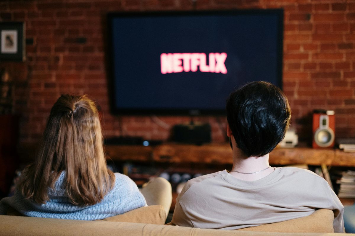 Netflix, sorozat, tévézés, tévénézés