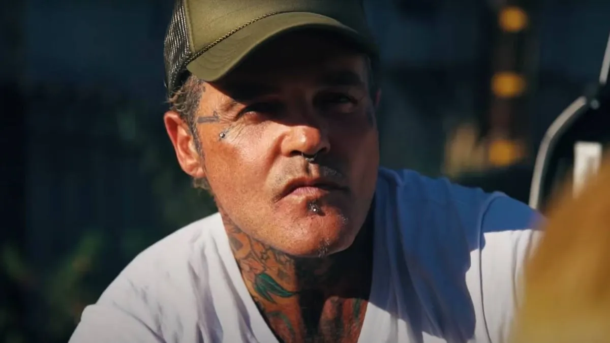 Shifty Shellshock, Crazy Town, YouTube