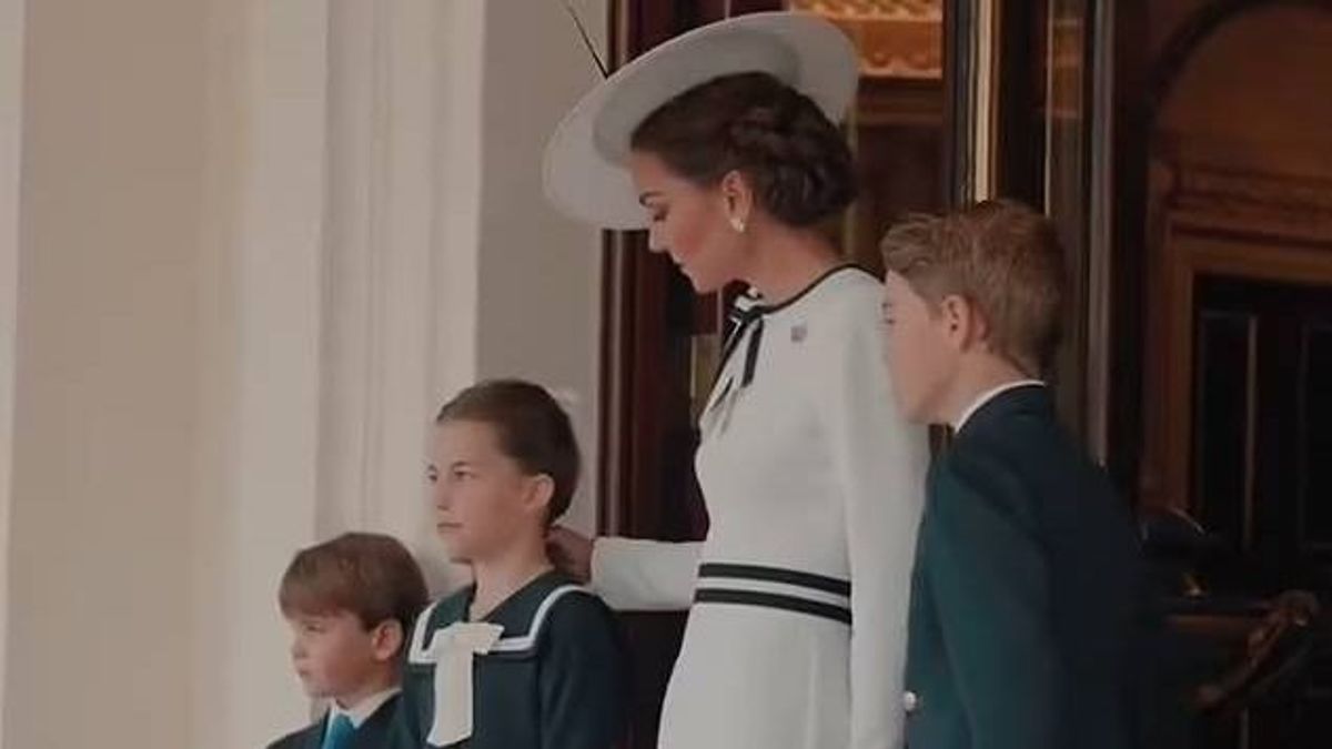 Édes pillanat: Katalin hercegné így szeretgette meg gyermekét