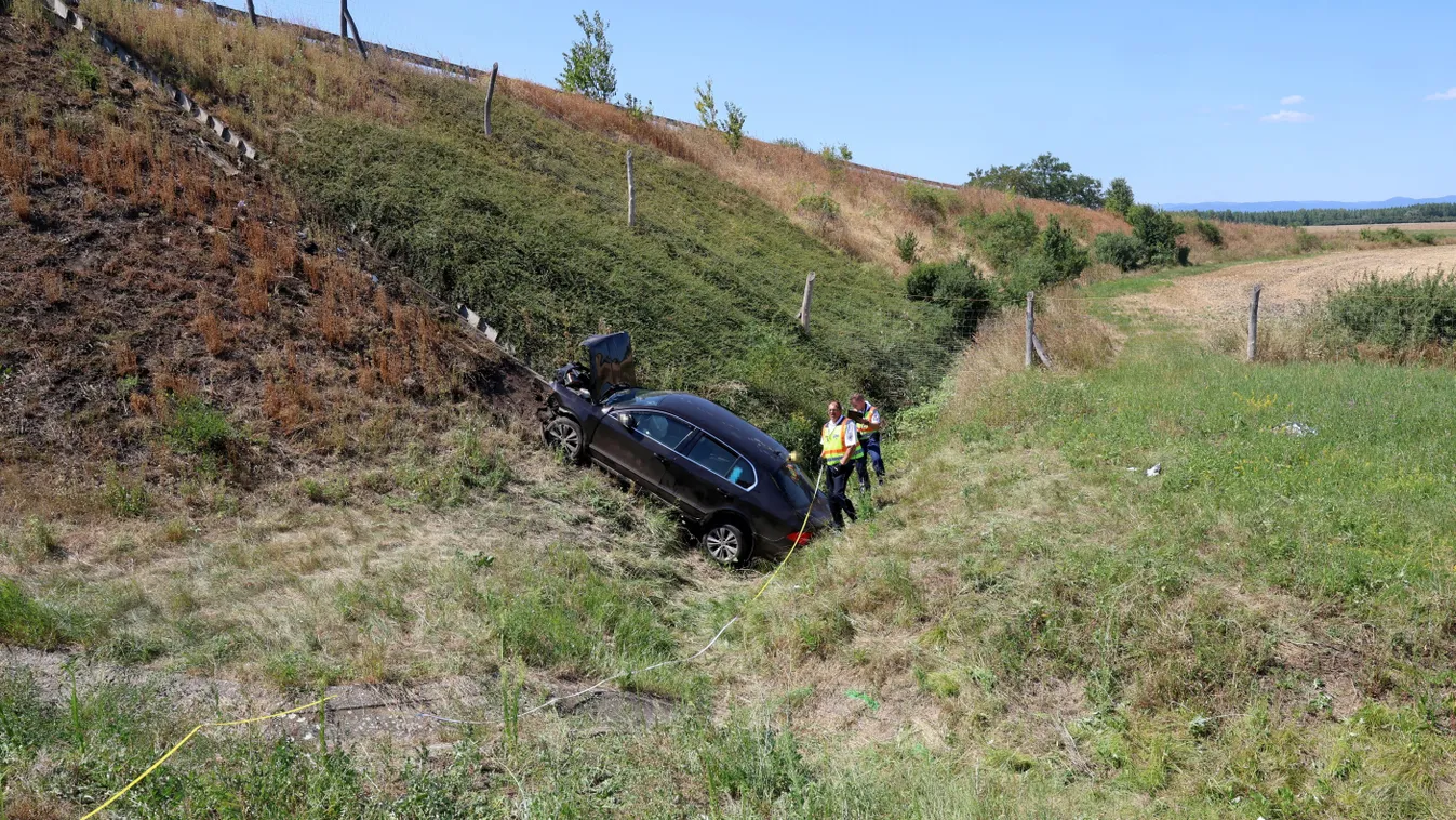 Horrorbaleset az M3-on: döbbenetes, mi okozhatta a taxiban ülők halálát