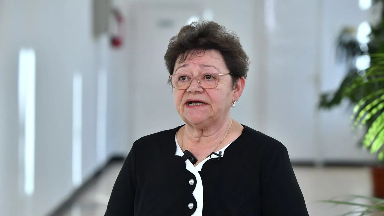 Müller Cecília riasztást rendelt el az ország egész területére