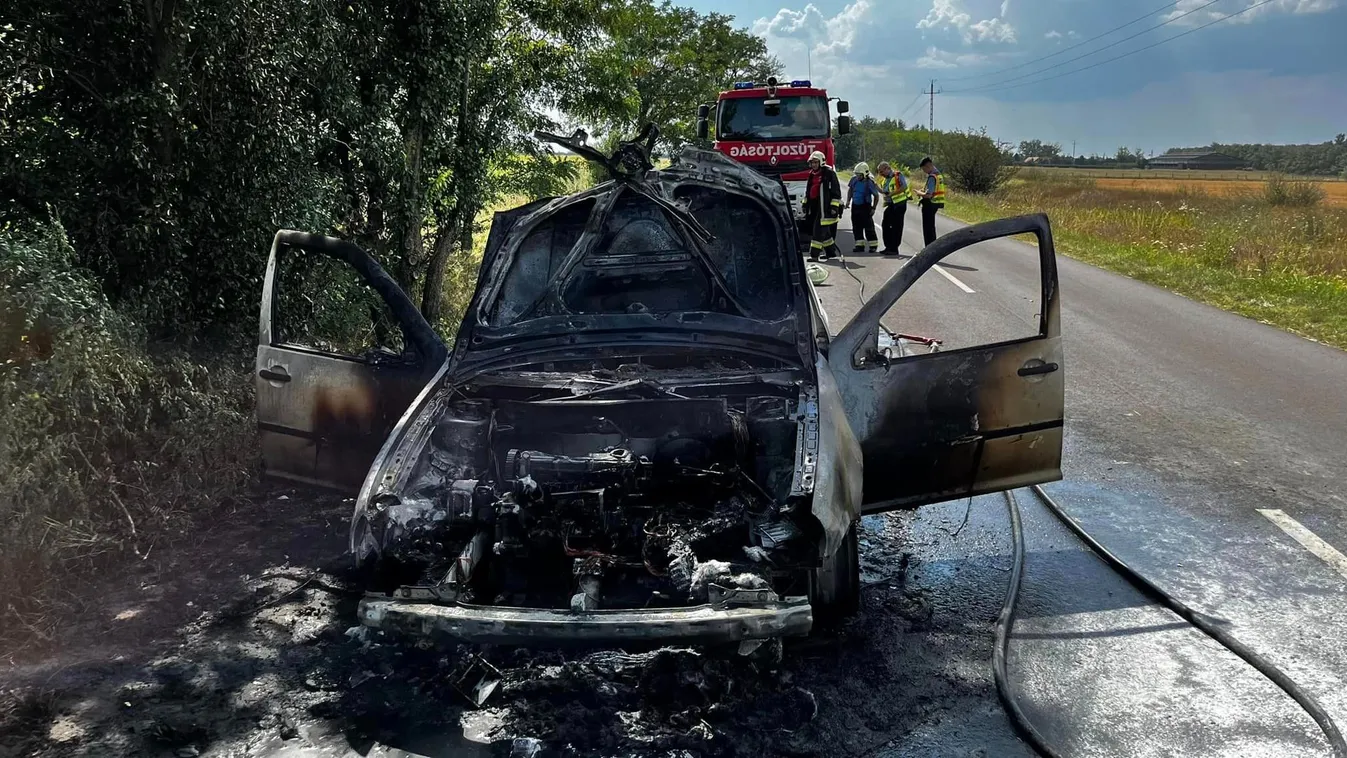 „Akkora tűz tombolt az autóban, hogy kiesett a motorja is” - Bácsalmáson megolvadt az út a kocsi alatt