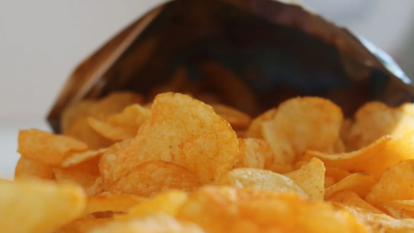 Emiatt a chips miatt adtak ki országos riasztást: sok iskolás került kórházba