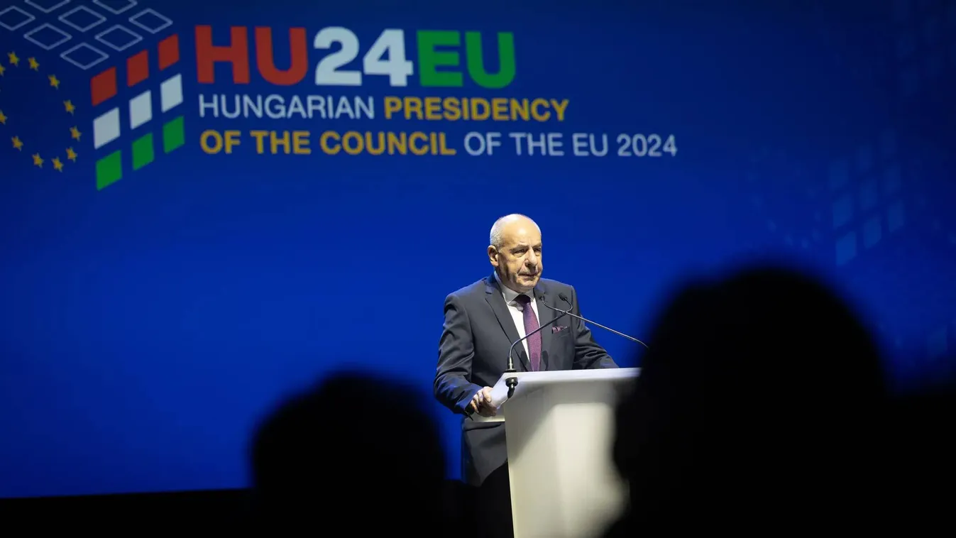 Sulyok Tamás az európai egységről: "Közös felelősségünk, hogy együtt vigyázzunk rá!"