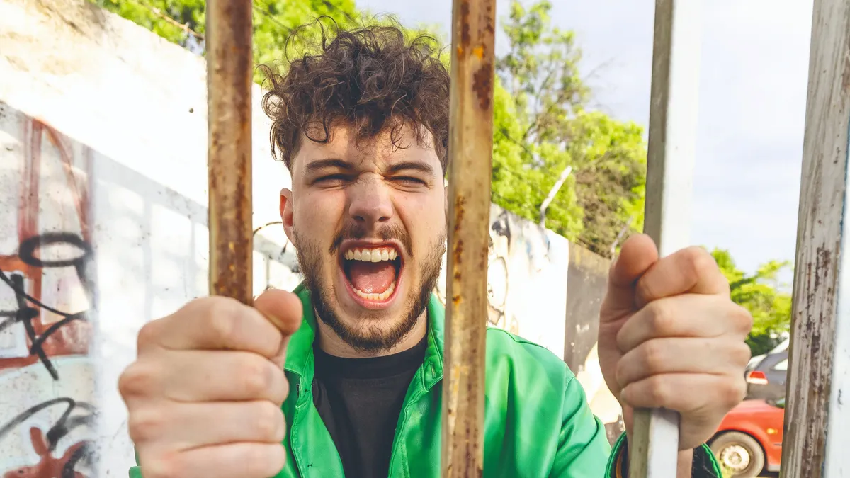 Pető Brúnó dala miatt büntették meg a rádiót: a rapper két szóval reagált
