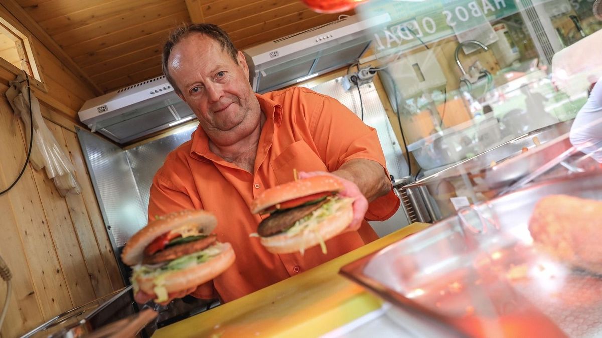 Melóztál már 50°C fokban, miközben mindenkire mosolyognod kellett? -  A pokol konyhája közelebb van, mint azt gondolnád