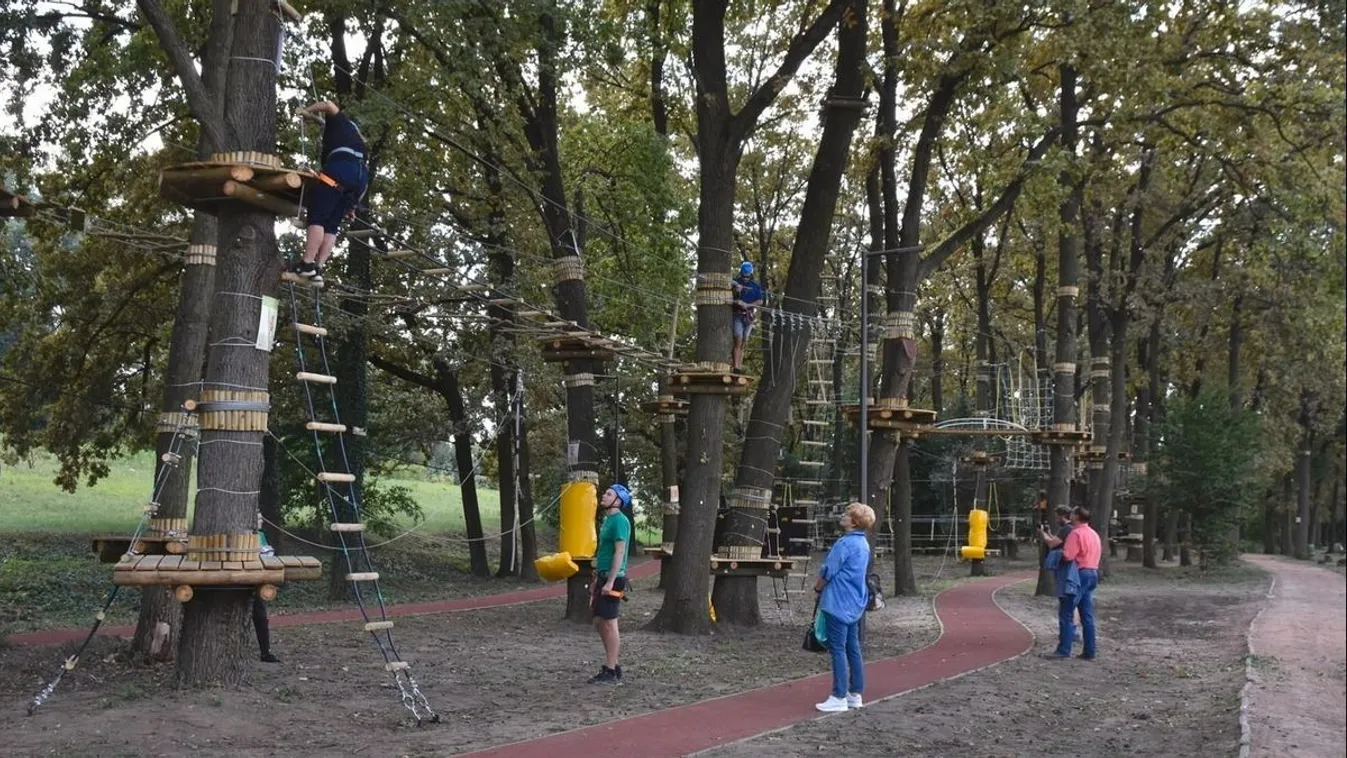 Megbánta tettét és minden tisztségéről lemondott a férfi, aki felrúgott egy gyereket a szolnoki kalandparkban