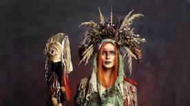 Videó: Mintha egy horrorfilm díszletei között járnánk – Pogány sámánfa lapul a Vértes mélyén