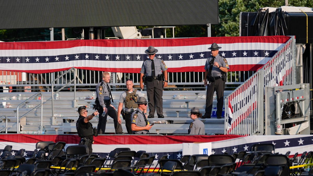 A sokat látott nyomozók sem hittek a szemüknek: ezt találták a Trump elleni merénylő autójában