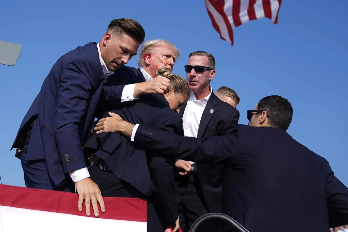 TRUMP, Donald