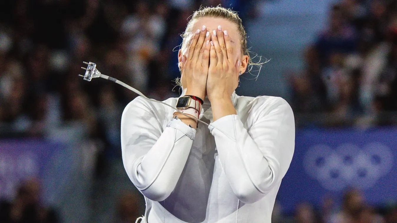 Földöntúli boldogság, fotókon Muhari Eszter olimpiai érme