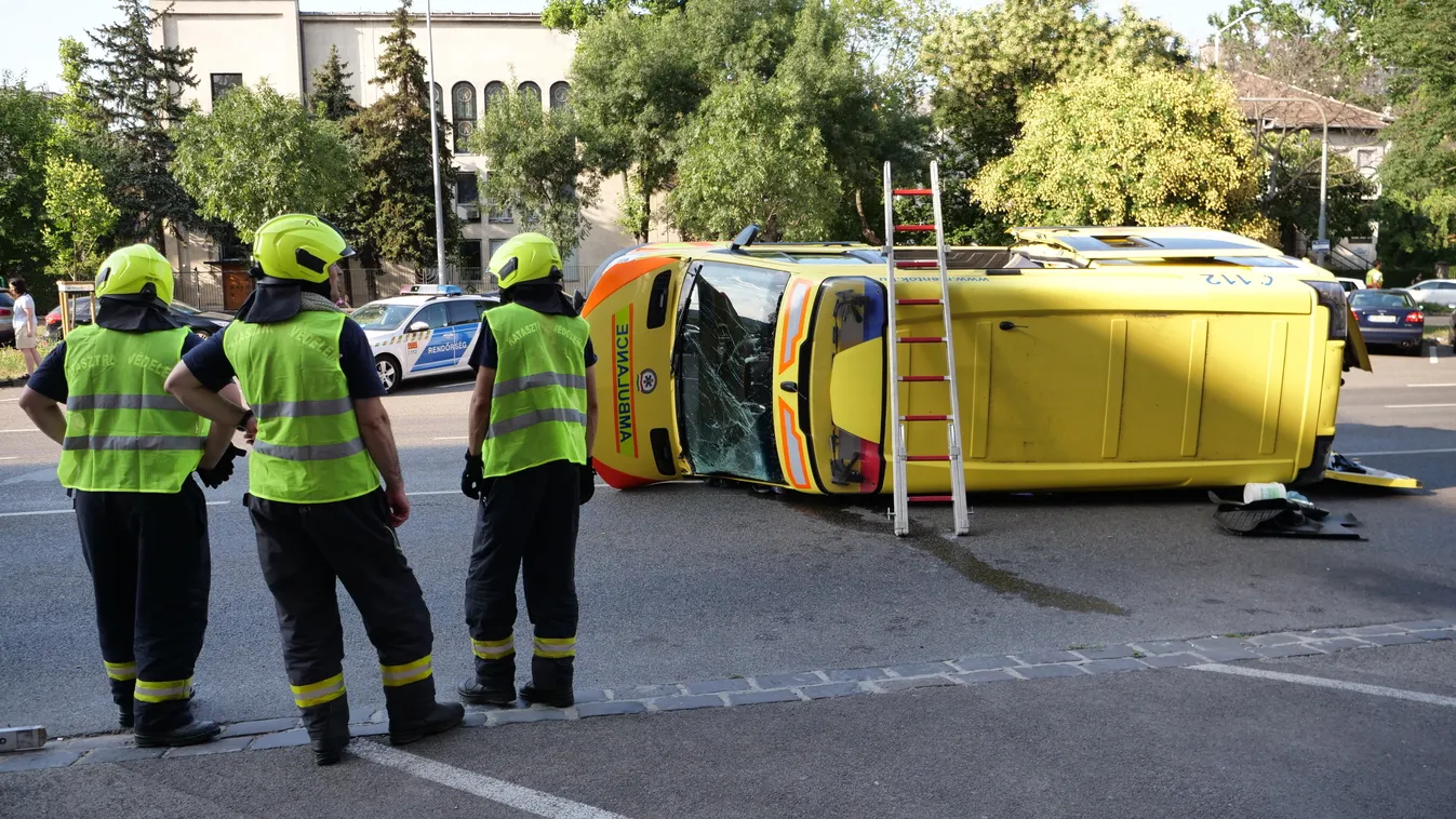 Fotókat kaptunk a budapesti mentőbalesetről - galéria