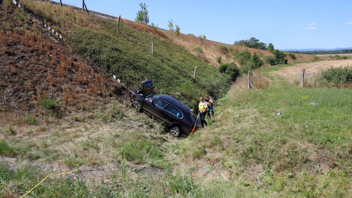 Horrorbaleset az M3-on: döbbenetes, mi okozhatta a taxiban ülők halálát