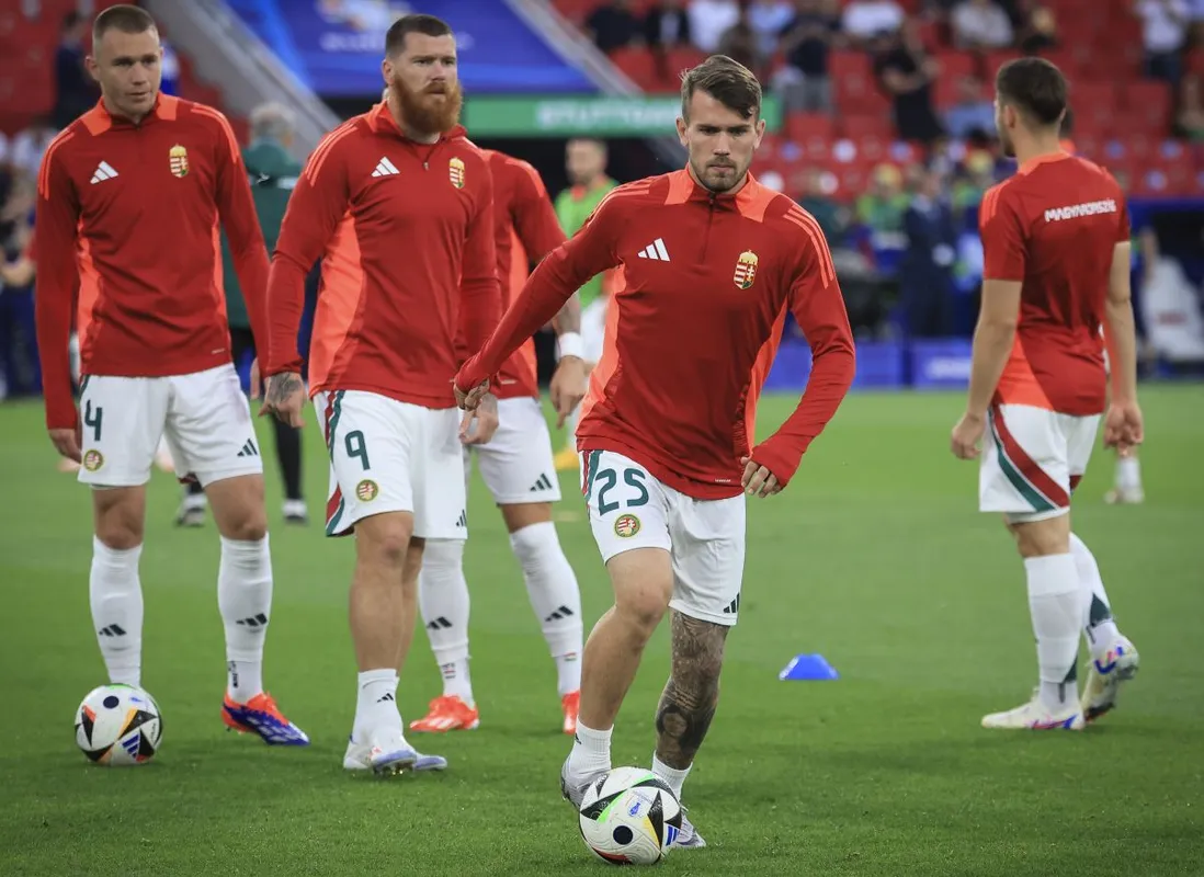 Horváth Krisztofer (középen, mögötte Ádám Martin és Szalai Attila) válogatott kerettag volt az Eb-n