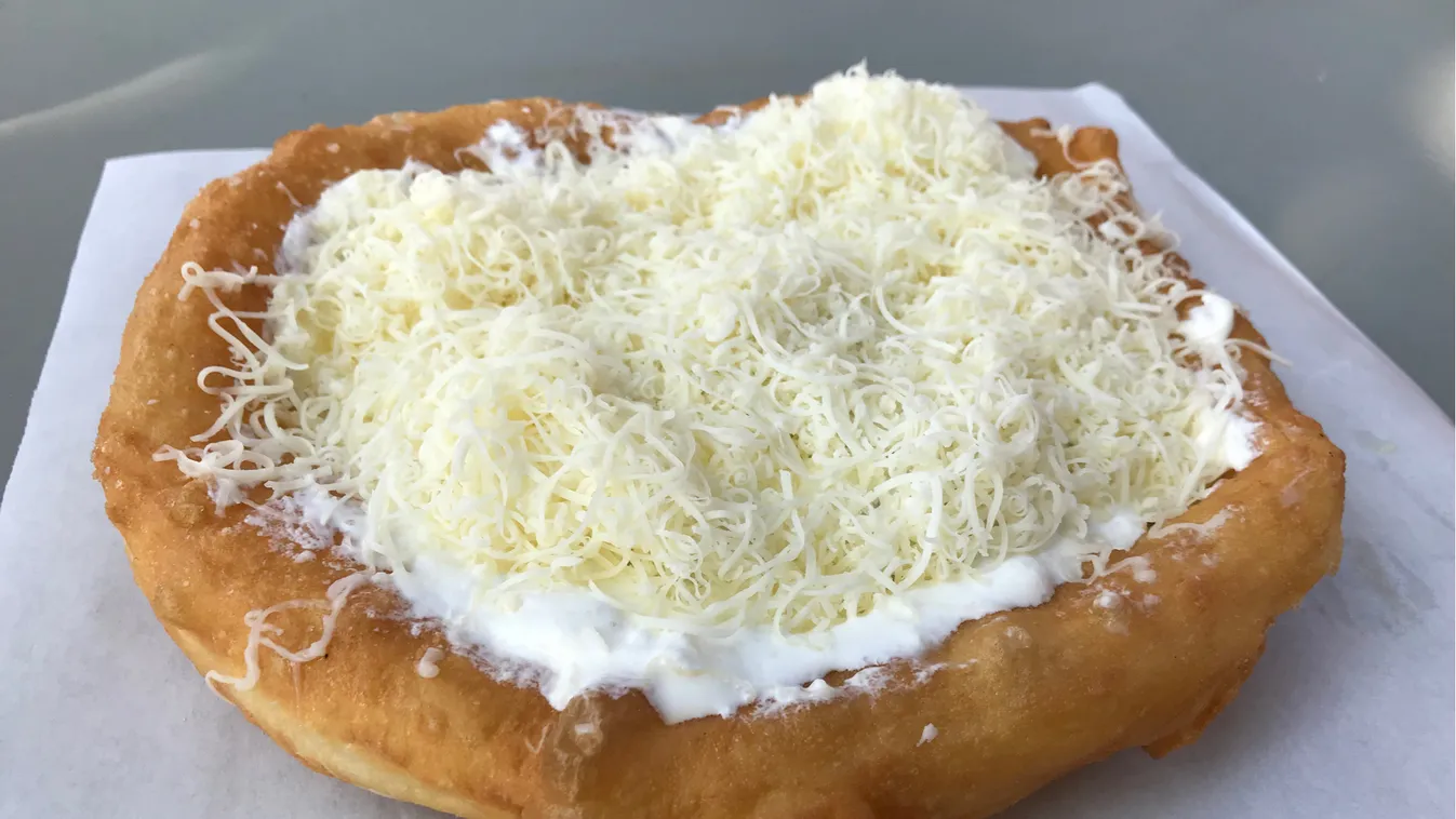 Ezért kerül ennyibe egy lángos a Balatonon