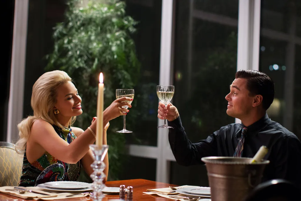 THE WOLF OF WALL STREET (2013) - MARGOT ROBBIE - LEONARDO DICAPRIO.