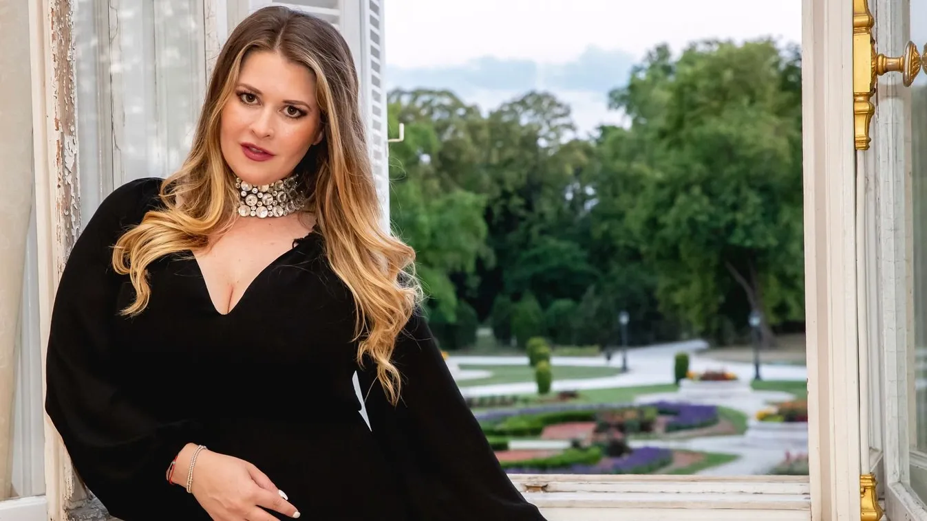 Buja vágyak reggelire: Így markolássza Király Linda melleit a sógornő