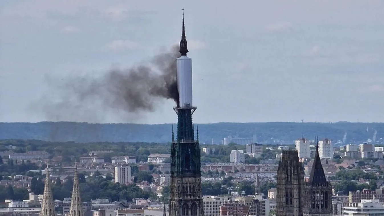 Videó: Lángolt Franciaország egyik leghíresebb katedrálisa