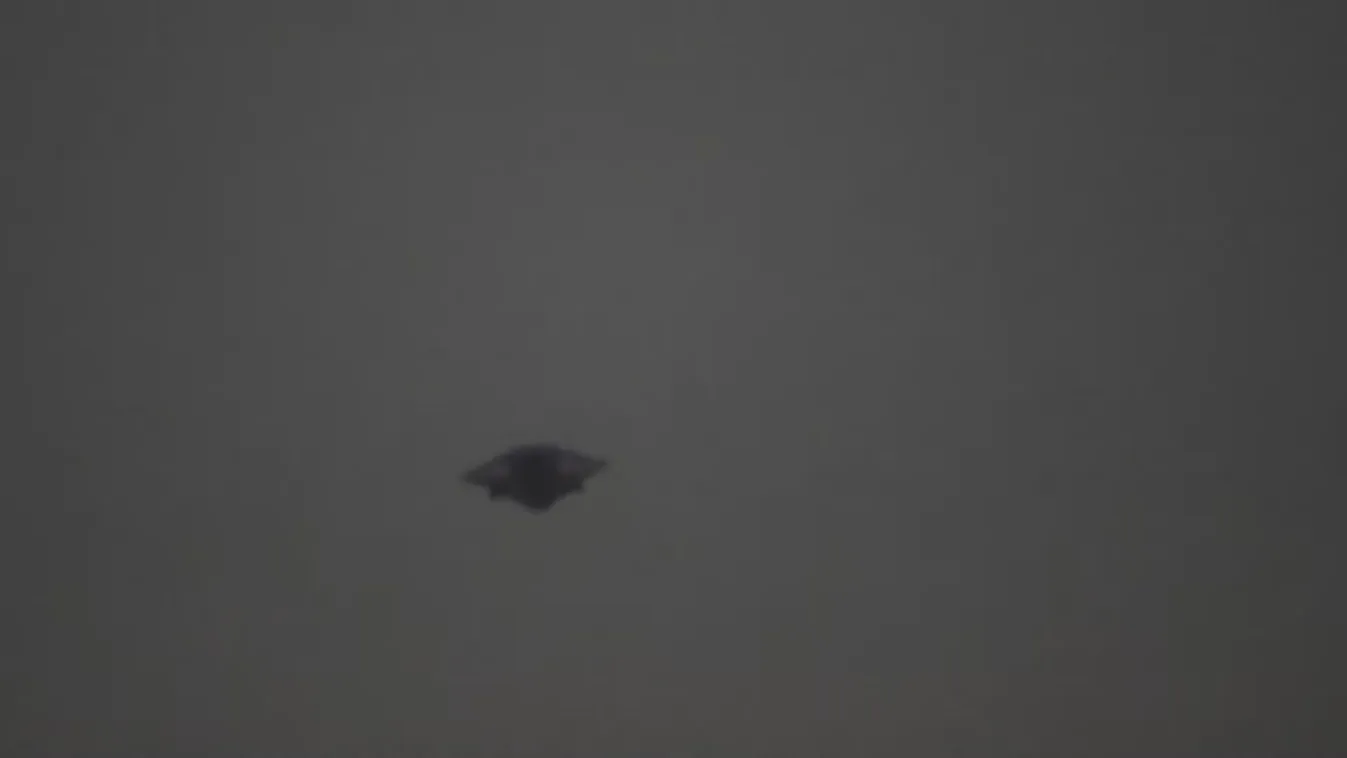 Hátborzongató felvétel: UFO lebegett a város felett