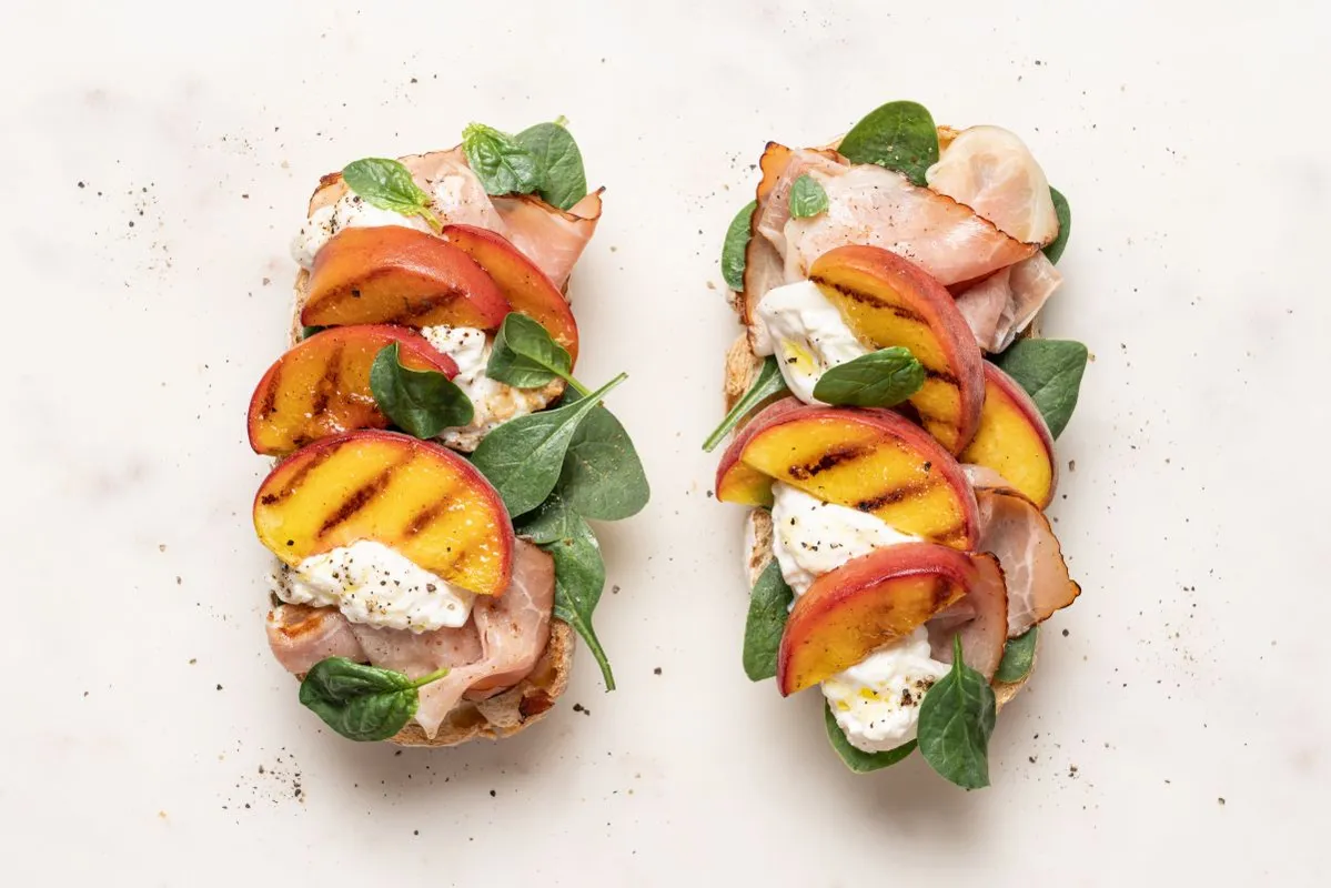 Peach,Prosciutto,Ham,Stracciatella,Cheese,Spinach,Bruschetta,Top,View,On