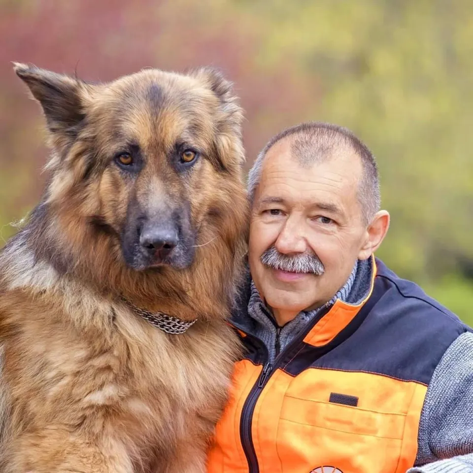 Hope is részt vesz Balázs keresésében, őt és a mentőcsapatot Lehóczki László vezeti /
