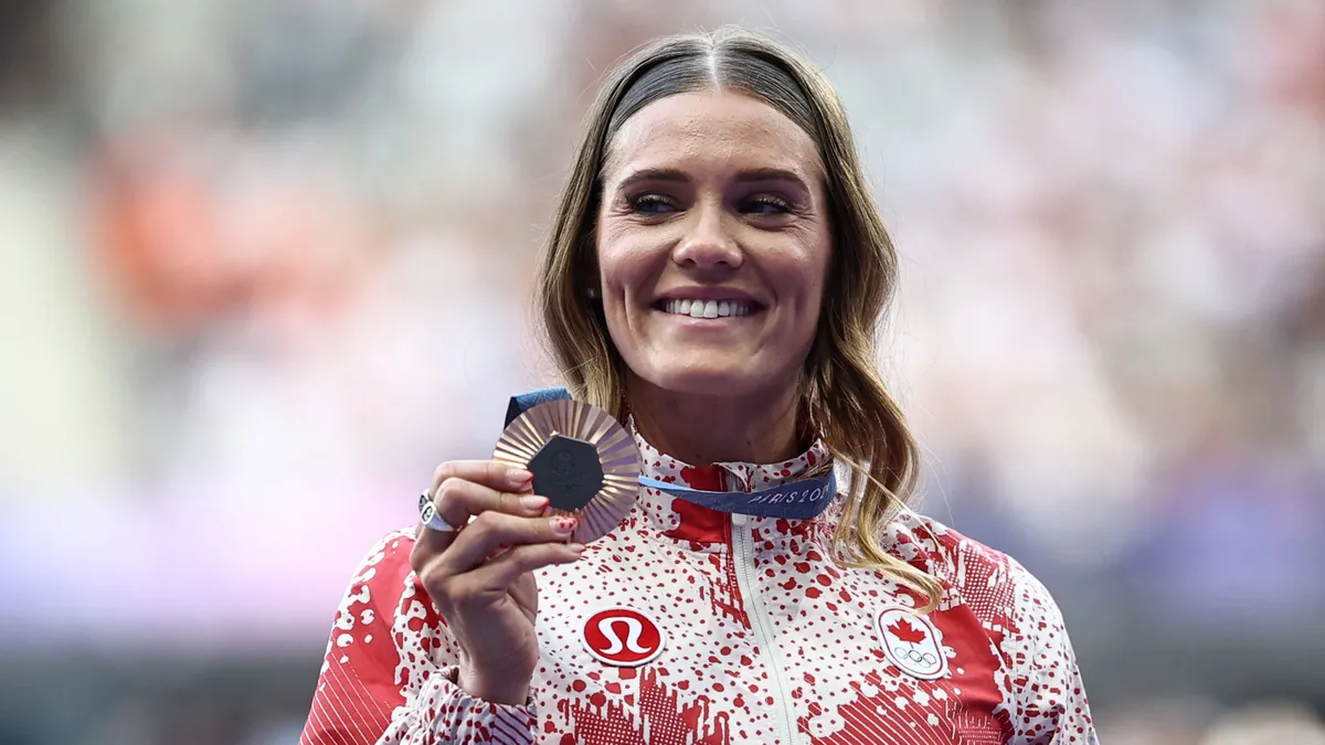 Alysha Newman, a dögös rúdugró, aki pikáns fotókkal kereste a pénzt, most 20 hónapig nem versenyezhet